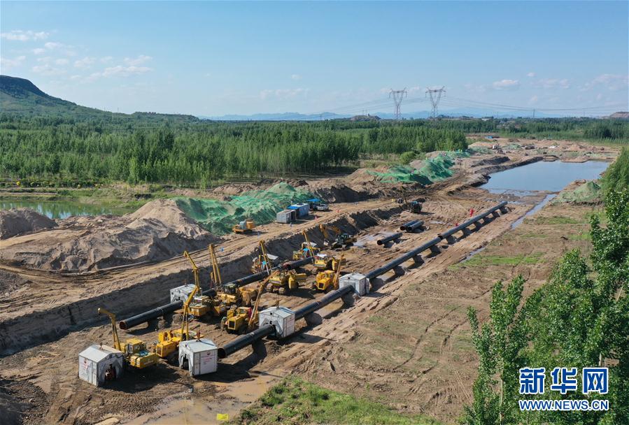 (经济)(1)中俄东线天然气管道工程跨河北滦河段加紧建设