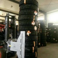 诺克叉车属具轮胎夹用于轮胎搬运多个工程胎搬运堆垛