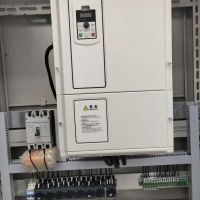 河南长垣起重机专用变频电器柜圣斯起重电器
