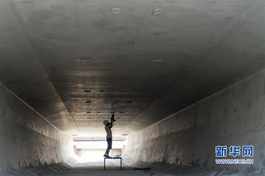 (经济)(2)新建福厦铁路制梁忙