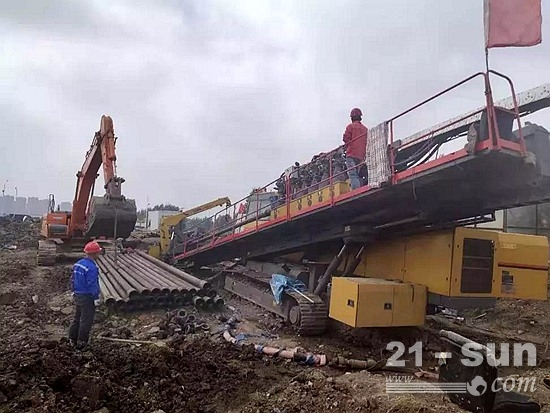 徐工水平定向钻机施工现场