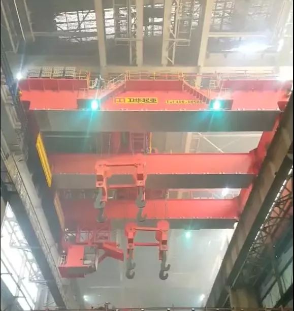 三梁四轨双小车加料专用起重机