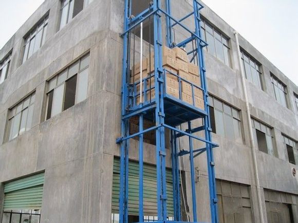 镇江货梯厂家 轨道式货梯 丹阳液压式升降货梯