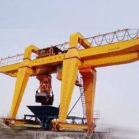 福建漳州抓斗门式起重机