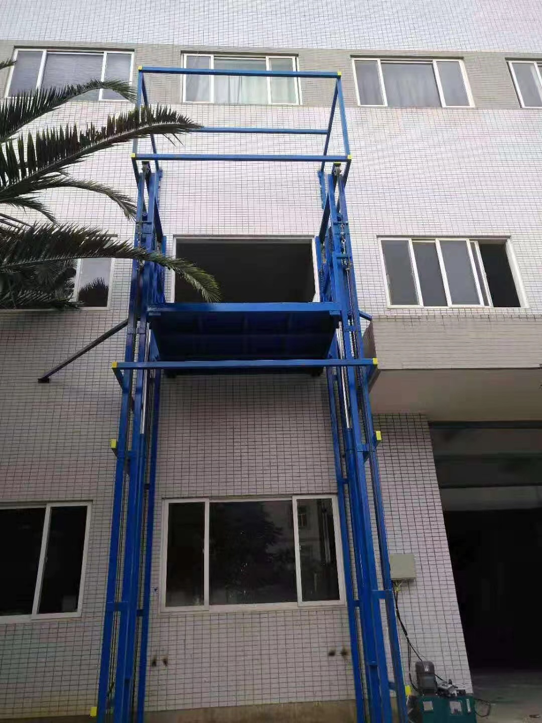 重庆升降货梯厂家