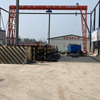 云南昆明起重机｜昆明行车｜昆明电动葫芦门式起重机刷漆维保